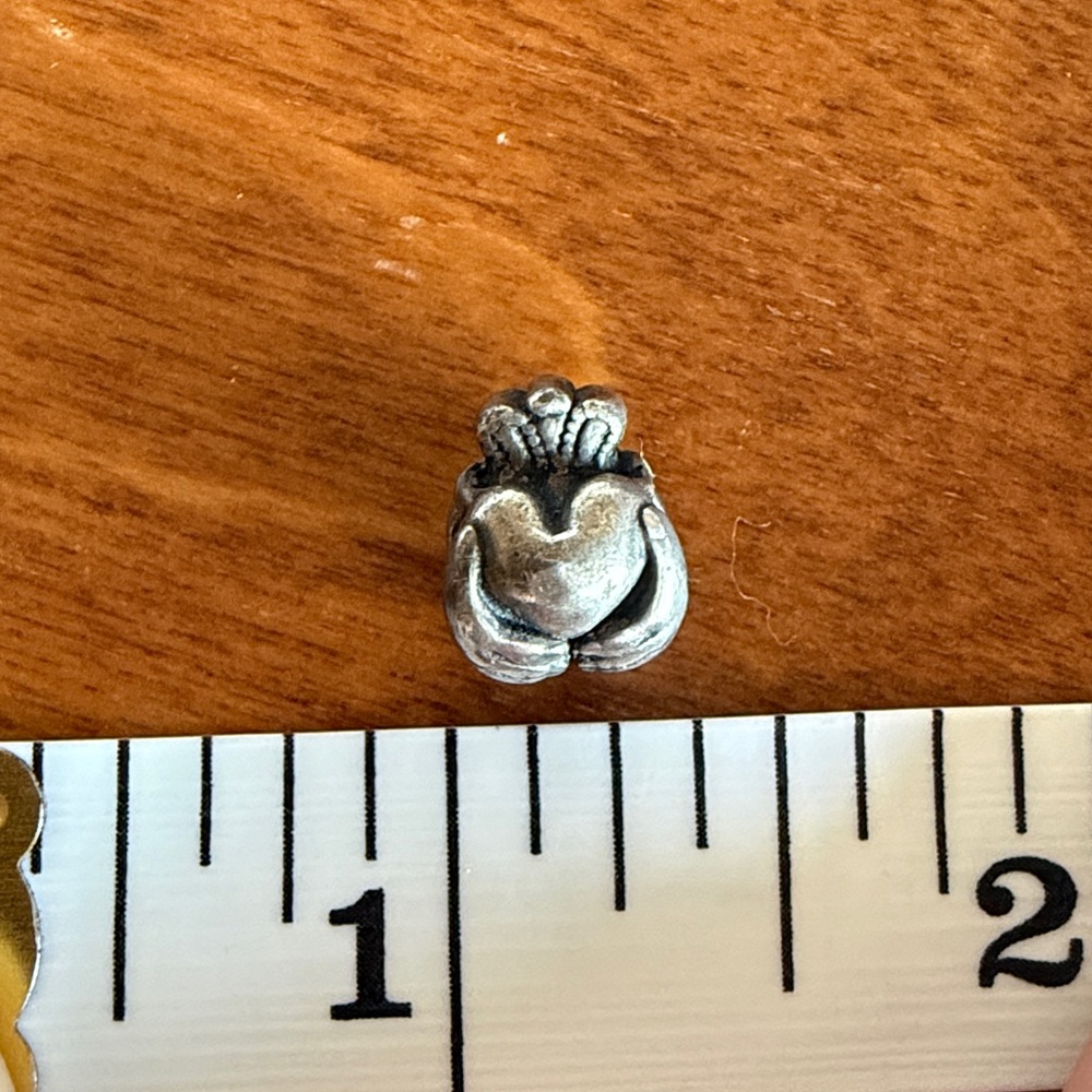 ✨ Silver Claddagh Charm – Irish Love Symbol ✨ - Heart & Hands Design